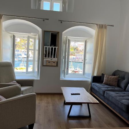 Douskos Port House Hotel Ídra Kültér fotó