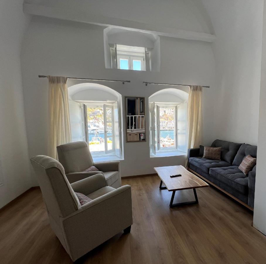 Douskos Port House Hotel Ídra Kültér fotó