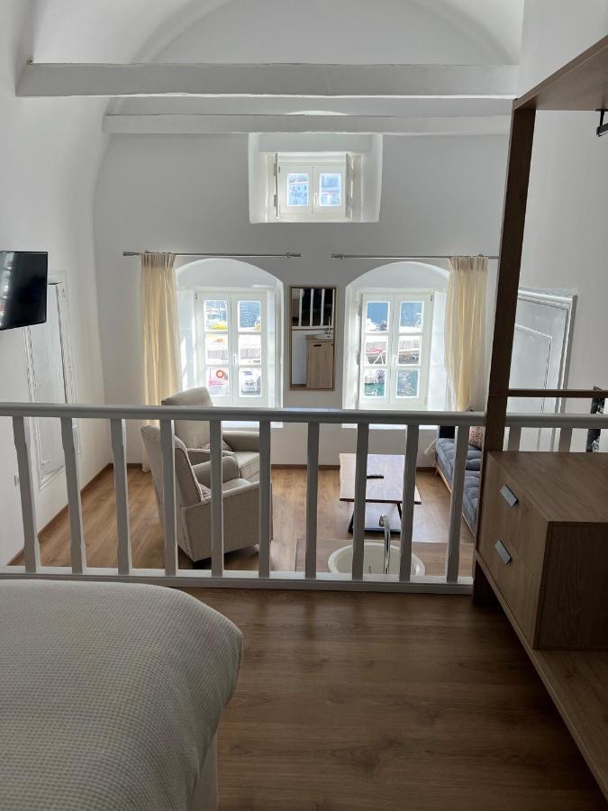 Douskos Port House Hotel Ídra Kültér fotó