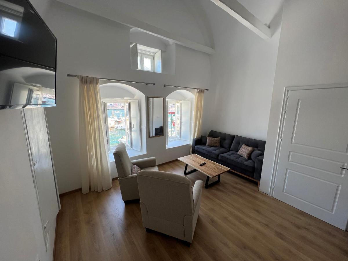 Douskos Port House Hotel Ídra Kültér fotó